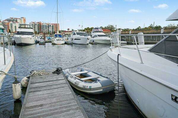 Photo of the 2001 Carver 356 "Still Not My Fault"