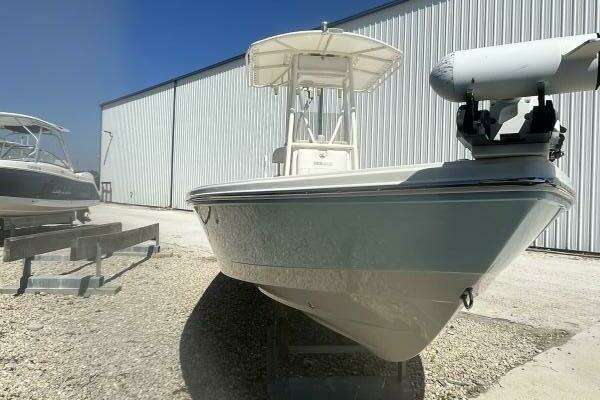 Photo of the 2016 Pathfinder 2400 TRS