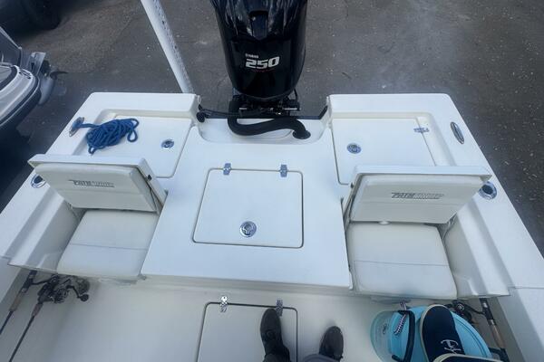 24ft Pathfinder Yacht For Sale