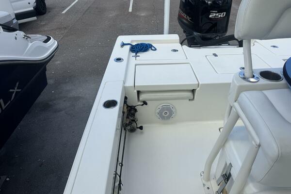 24ft Pathfinder Yacht For Sale