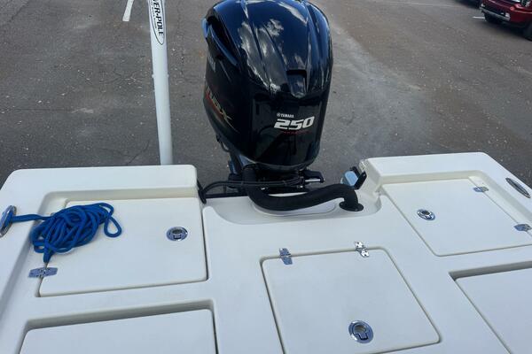 24ft Pathfinder Yacht For Sale