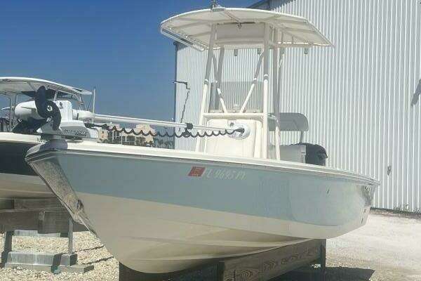 Photo of the 2016 Pathfinder 2400 TRS