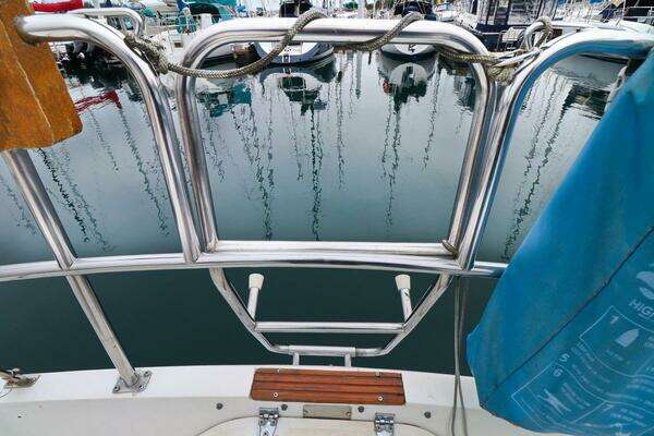 Photo of the 1987 Catalina 34 "Scrimshander"