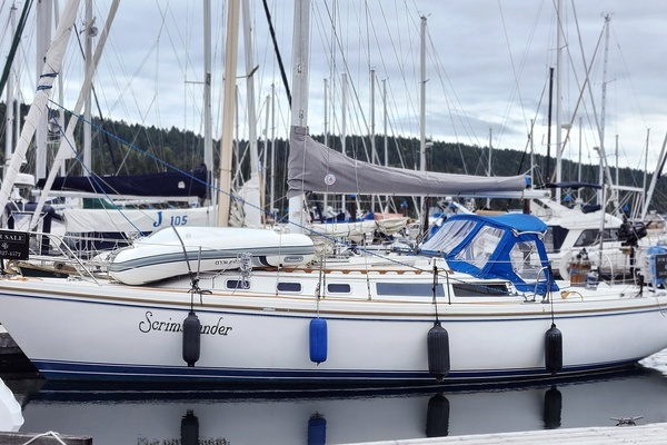 Photo of the 1987 Catalina 34 "Scrimshander"