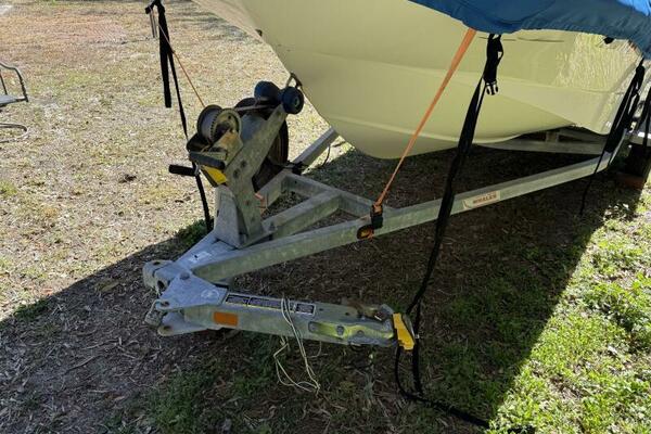 17ft Boston Whaler Yacht For Sale