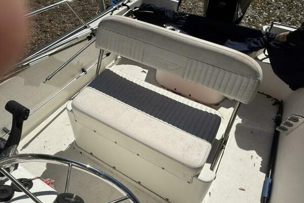 17ft Boston Whaler Yacht For Sale