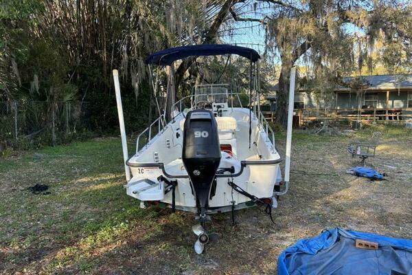 17ft Boston Whaler Yacht For Sale
