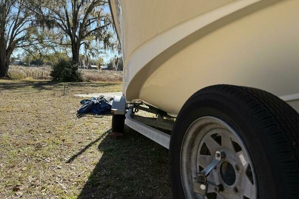 17ft Boston Whaler Yacht For Sale