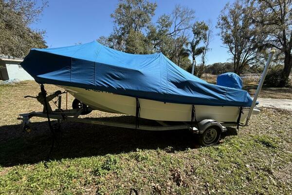 17ft Boston Whaler Yacht For Sale