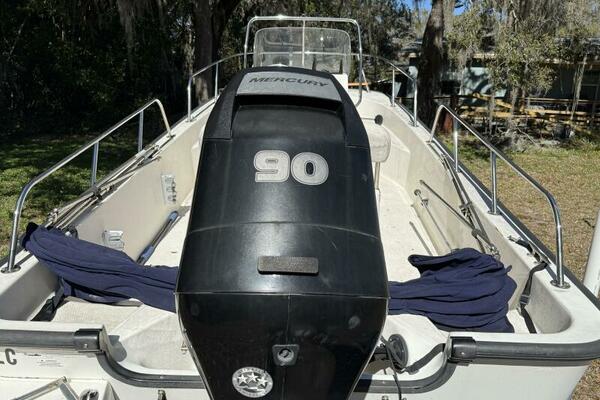 17ft Boston Whaler Yacht For Sale