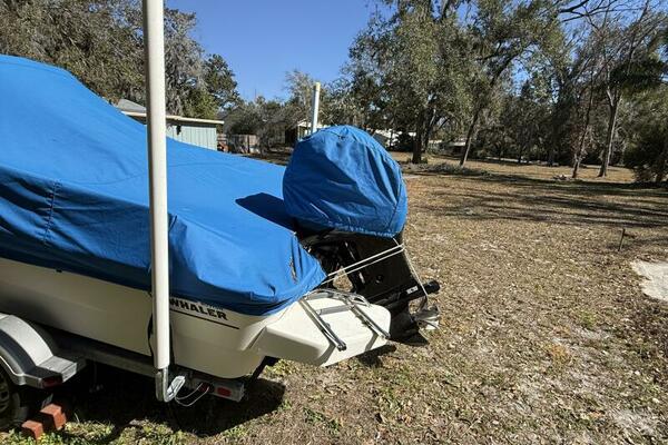 17ft Boston Whaler Yacht For Sale