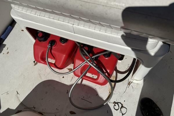 17ft Boston Whaler Yacht For Sale