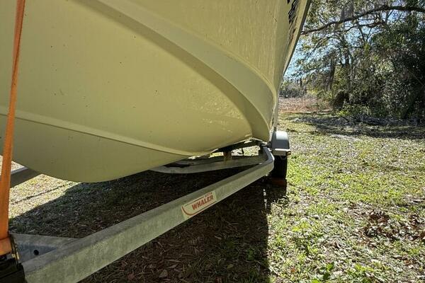 17ft Boston Whaler Yacht For Sale