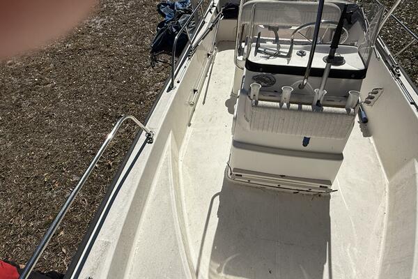 17ft Boston Whaler Yacht For Sale