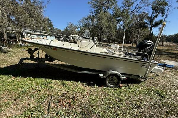 17ft Boston Whaler Yacht For Sale