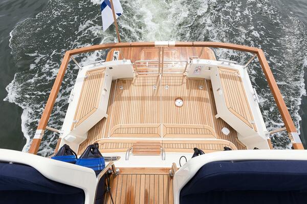 499k  699k Stock 1 30ft Targa Yacht For Sale