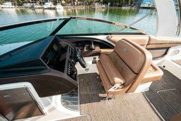 Cobalt 30SC Yacht For Sale