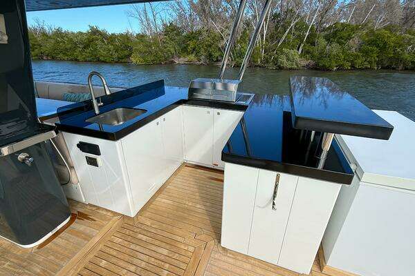 Sirena 68 Yacht For Sale