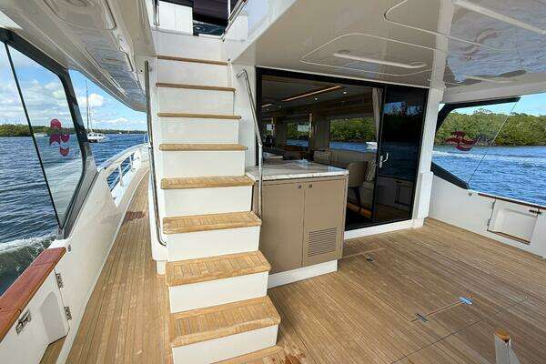 Sirena 68 Yacht For Sale