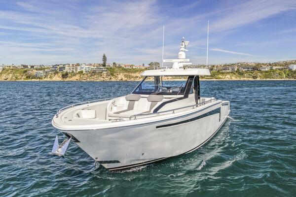 DADDY ISSUES USA 45ft Ocean Alexander Yacht For Sale