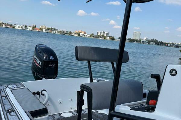 24ft Mako Yacht For Sale