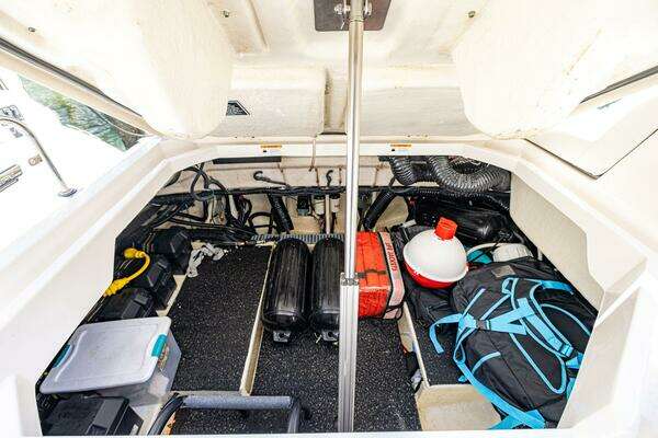 Regal LX 36 Yacht For Sale