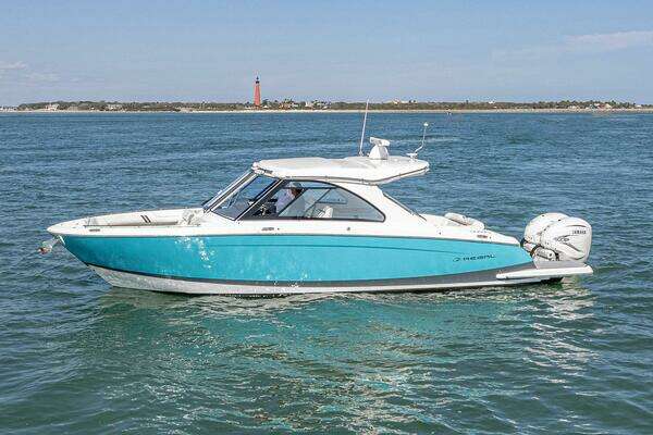 Regal LX 36 Yacht For Sale