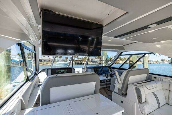 Regal LX 36 Yacht For Sale
