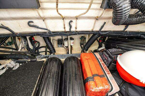 Regal LX 36 Yacht For Sale