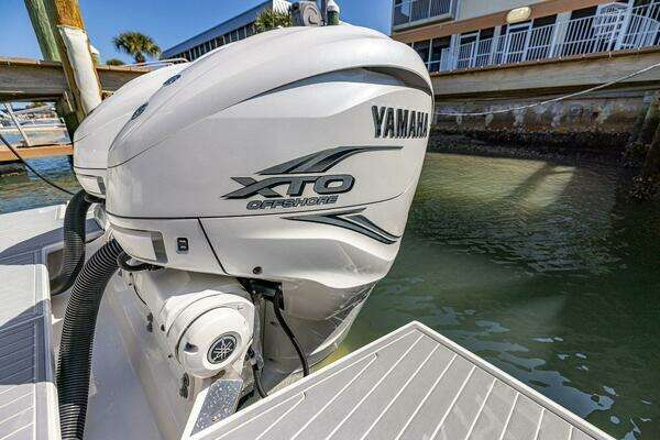 Regal LX 36 Yacht For Sale