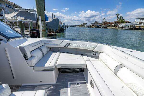 Regal LX 36 Yacht For Sale