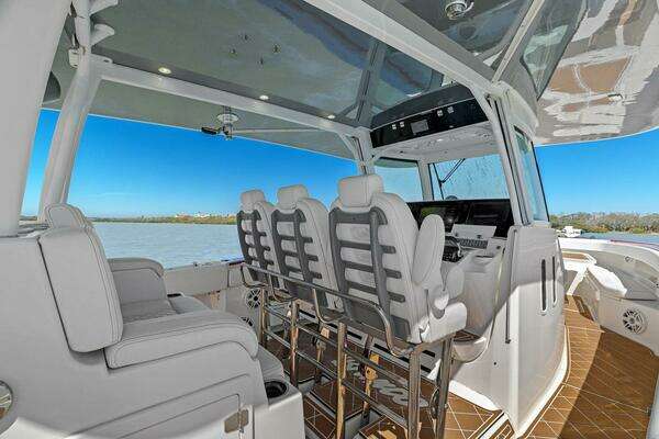 Hydra-Sports 4200 Siesta Yacht For Sale