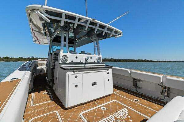 Hydra-Sports 4200 Siesta Yacht For Sale