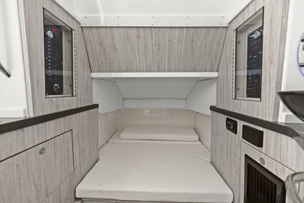 42ft HCB Yacht For Sale