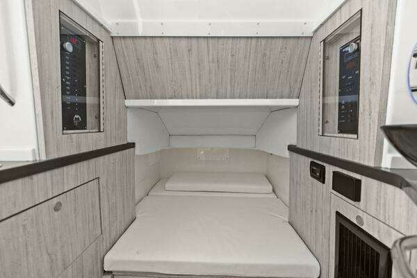 Hydra-Sports 4200 Siesta Yacht For Sale