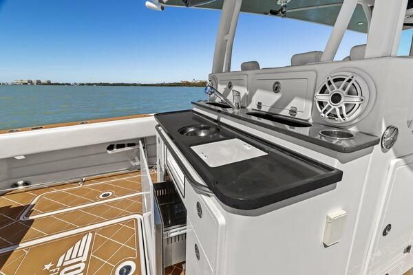 42ft HCB Yacht For Sale