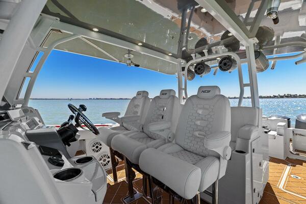 42ft HCB Yacht For Sale