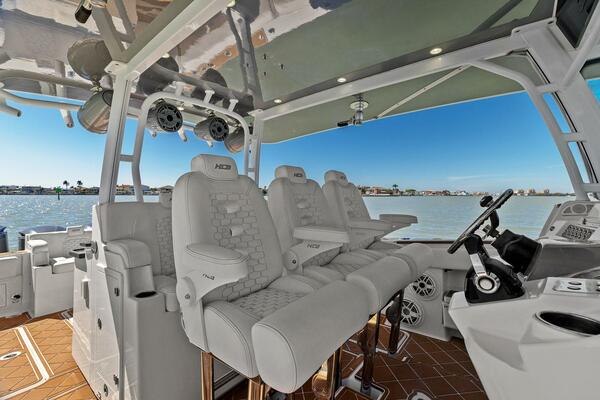 42ft HCB Yacht For Sale