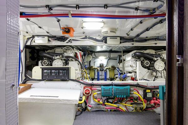 Bertram 38 - FIELD & SEA - Engine Room