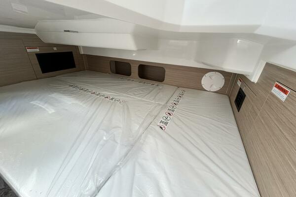 29ft Jeanneau Yacht For Sale