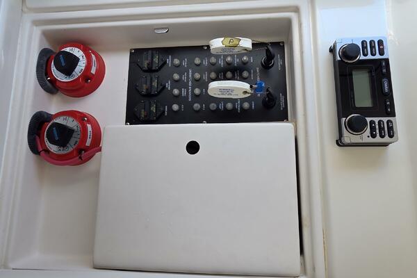 Horse Play 27ft Boston Whaler Yacht For Sale