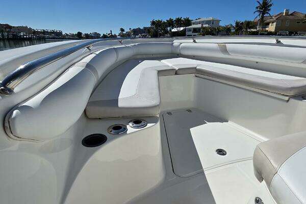 Photo of the 2006 Boston Whaler 270 Outrage "Horse Play"
