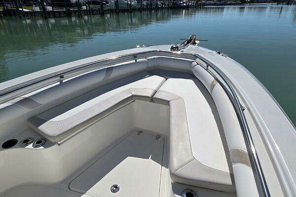 Photo of the 2006 Boston Whaler 270 Outrage "Horse Play"