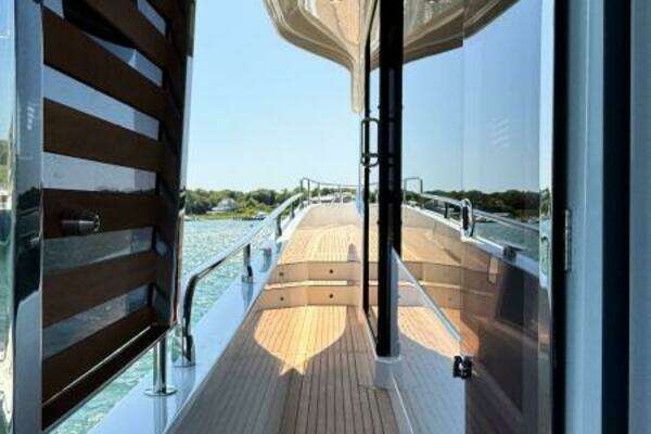 Beneteau Swift Trawler 54 Yacht For Sale