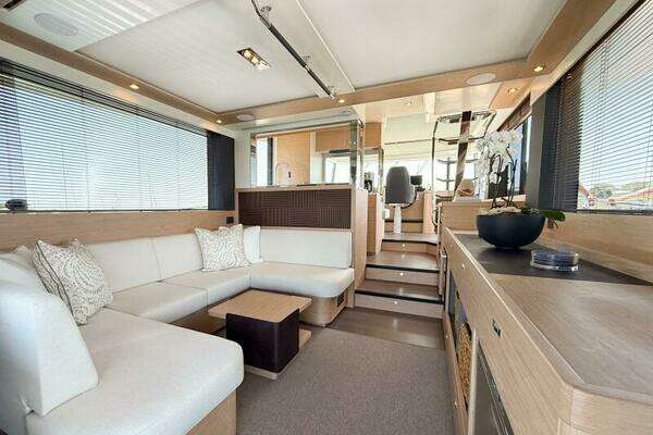 Beneteau Swift Trawler 54 Yacht For Sale