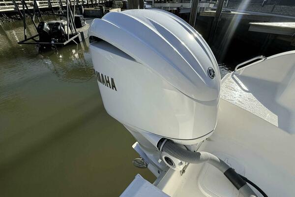 24ft Sea Hunt Yacht For Sale