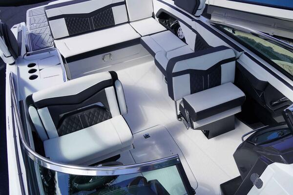 28ft Monterey Yacht For Sale