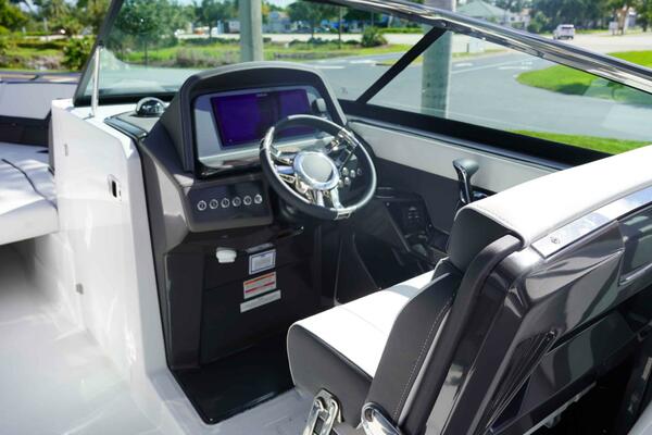 28ft Monterey Yacht For Sale