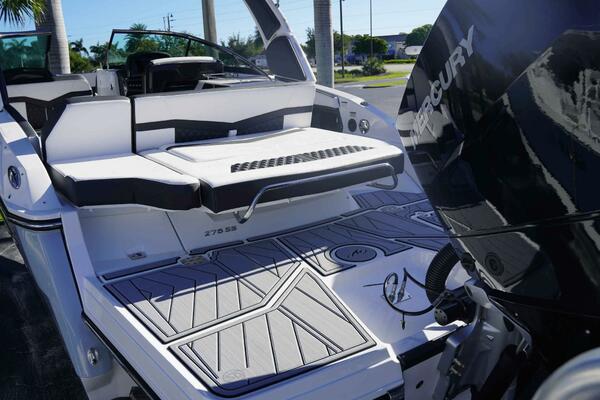 28ft Monterey Yacht For Sale