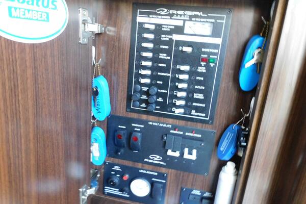 Livin on a Prayer 28ft Regal Yacht For Sale